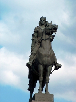 This photo of the Statue of Polish King Wladyslaw Jagiello that comprises part of the Cracow monument dedicated to the Battle of Grunwald which took place in Krakow in 1410 was taken by Polish photographer Kriss Szkurlatowski.